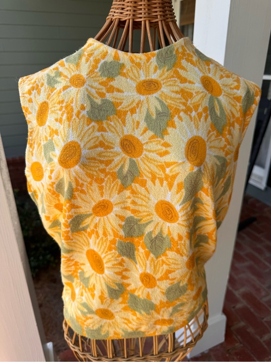 Vintage Tops - Vintage 60s 70s Daisy Floral Terry Cloth Top Mod Flower Power Small